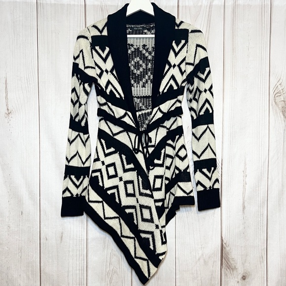 Abstract Sweater - Picture 5 of 6